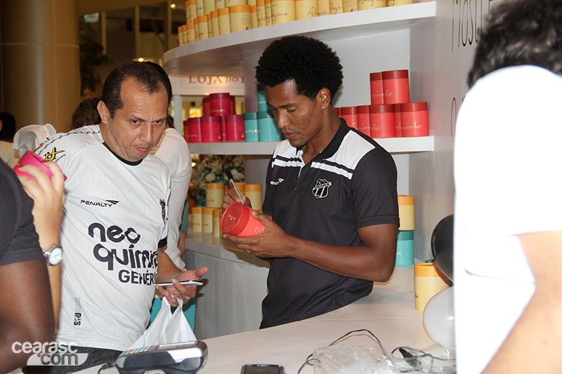 [18-11] Loja do Bem - Noite de Autógrafos - 78