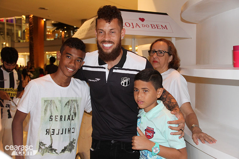 [18-11] Loja do Bem - Noite de Autógrafos - 82