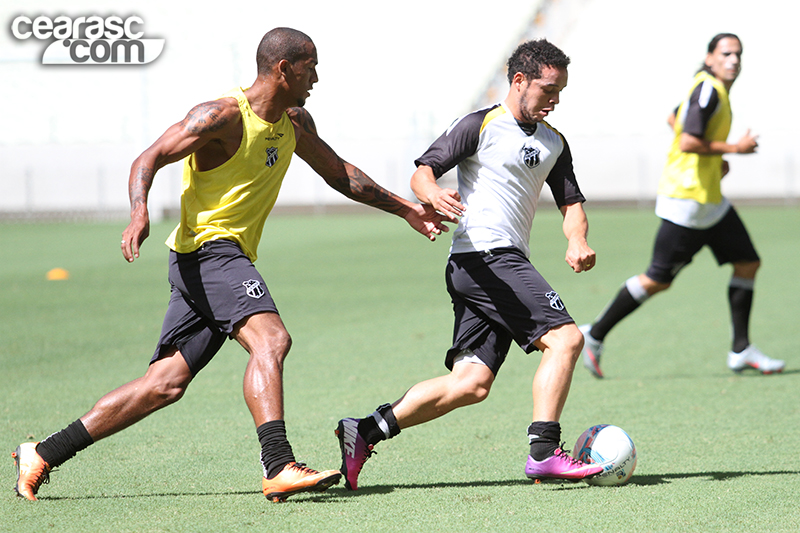 [11-07] Manhã de treino coletivo no estádio Castelão - 7