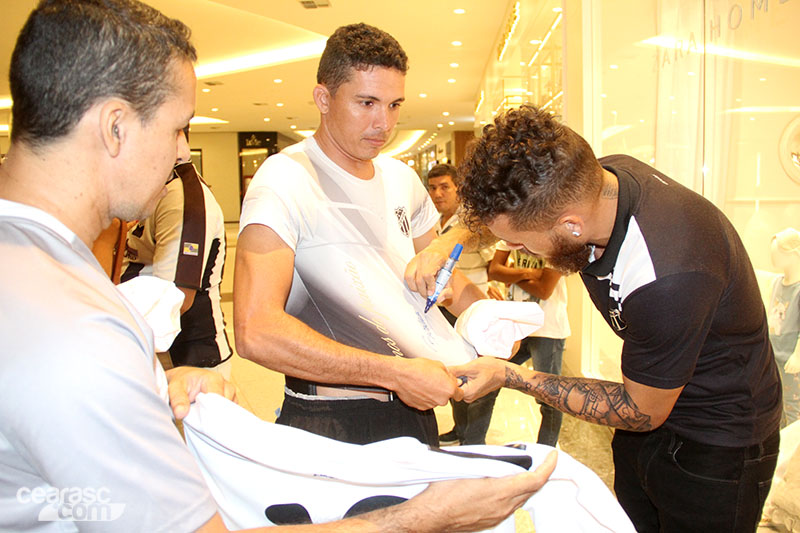 [18-11] Loja do Bem - Noite de Autógrafos - 88