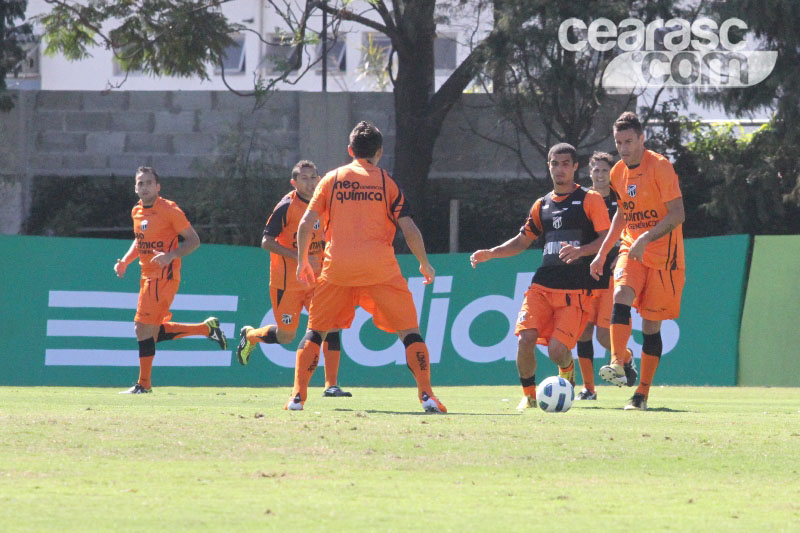 [13-08] Ceará treina em São Paulo - 19