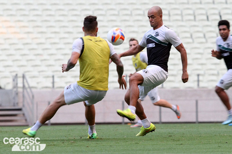 [25-11] Treino coletivo - Castelão - 9