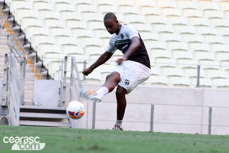 [25-11] Treino coletivo - Castelão - 12