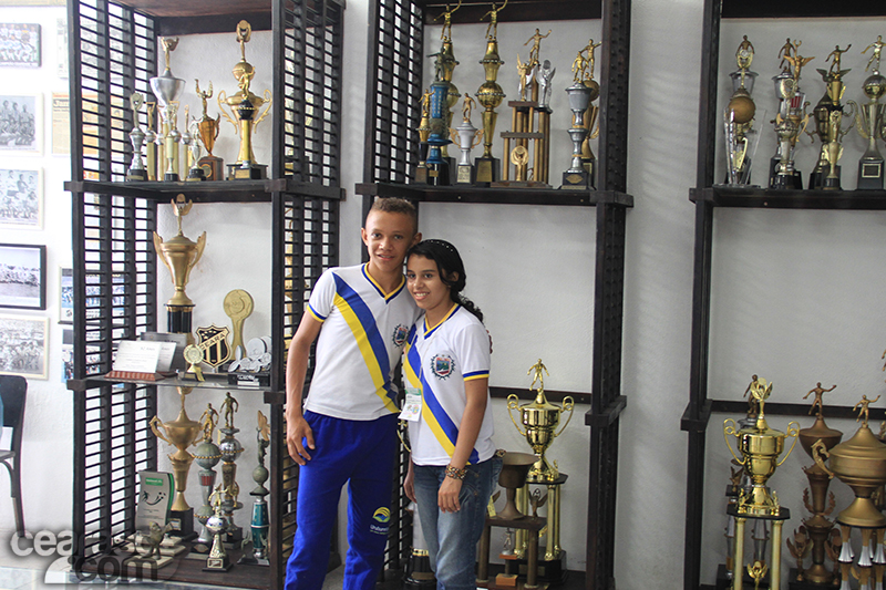 [02-10] - Alunos de Escola de Uruburetama visitam sede do Vozao - 9