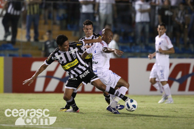[03-08] Ceará 0 x 3 Avaí - 5