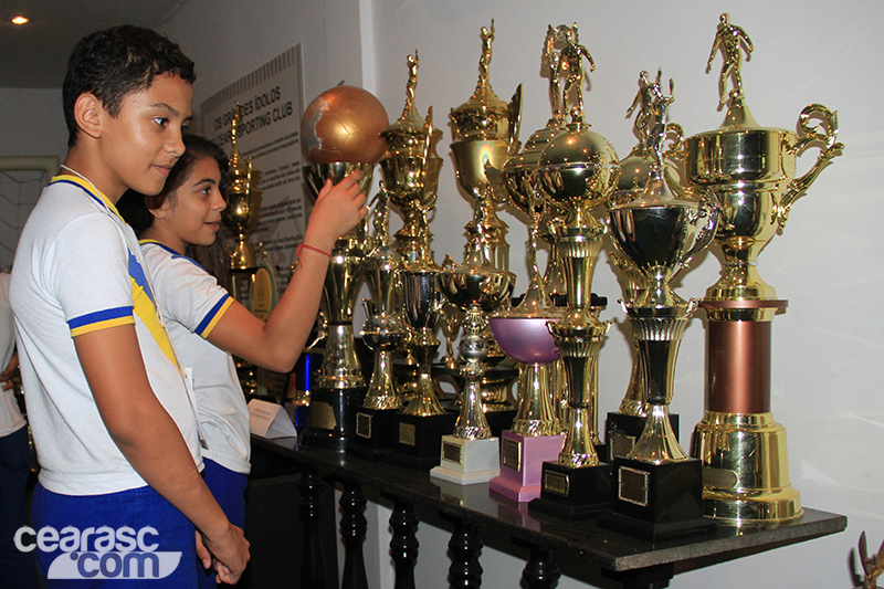 [02-10] - Alunos de Escola de Uruburetama visitam sede do Vozão - 02 - 5