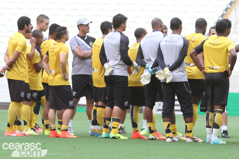 [12-08] Treino coletivo - Castelão - 1