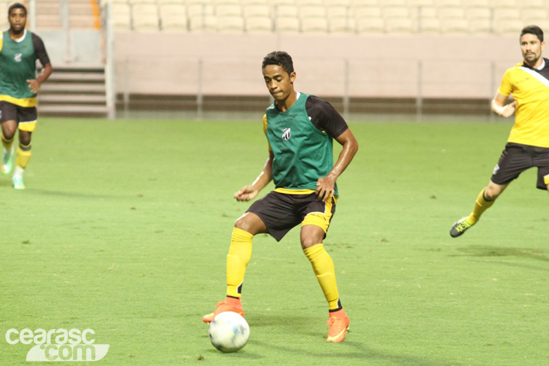 [12-08] Treino coletivo - Castelão - 14