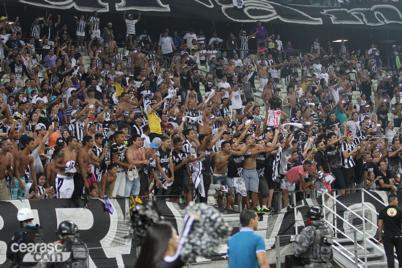 [28-11] Ceará 1 x 0 Macaé - Torcida - 58