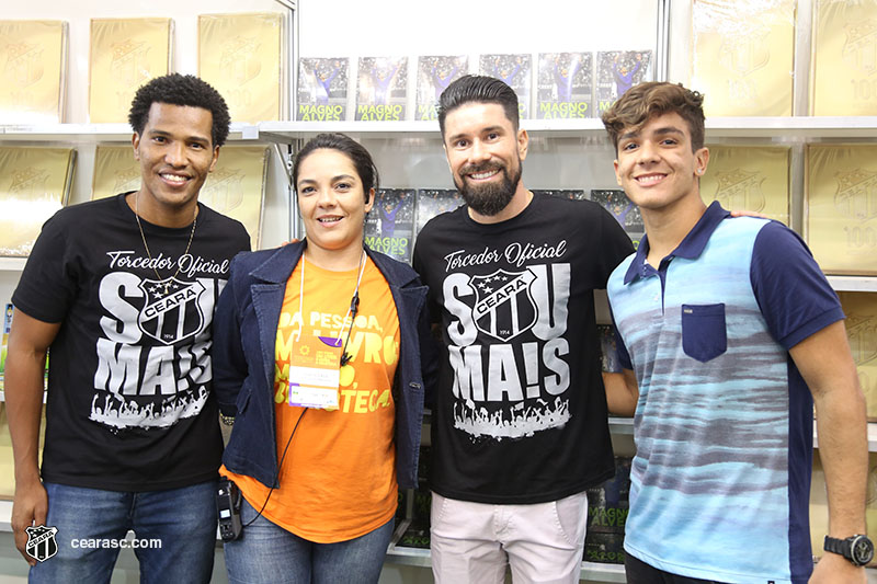 [18-04-2017] XII Bienal Internacional do Livro Part. 1 - 17