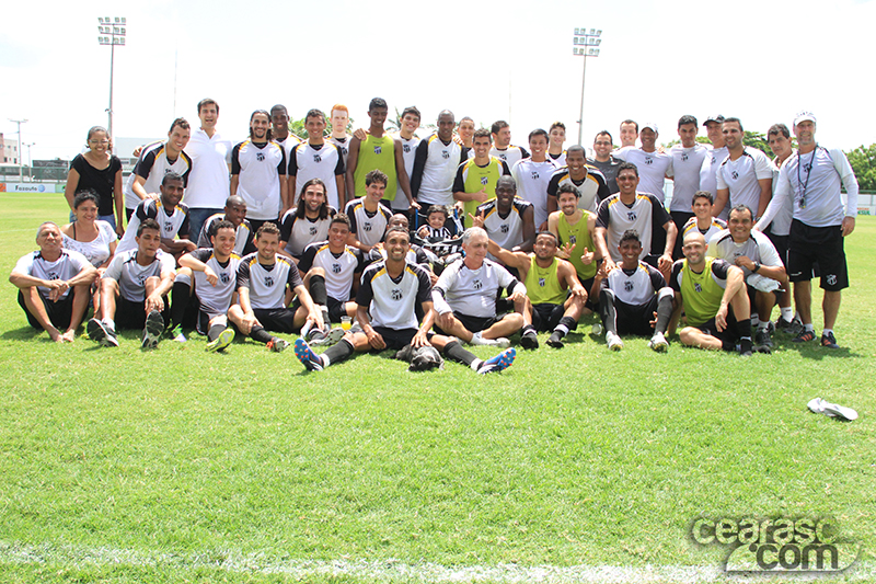 [29-11] Luiz Guilherme visita elenco do Vovô - 14