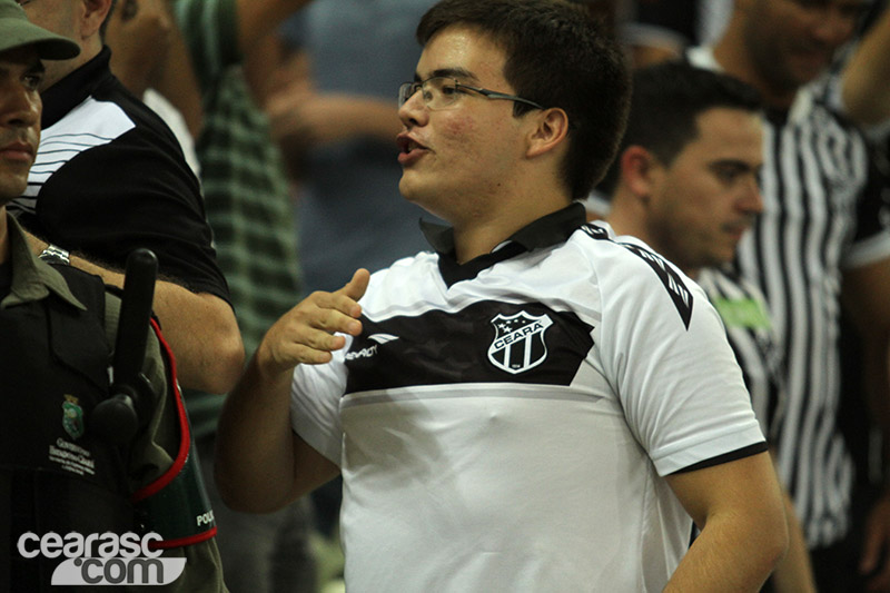 [13-08] Ceará 3 x 1  Internacional - TORCIDA - 23