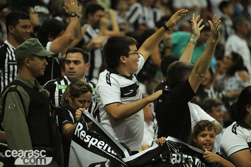 [13-08] Ceará 3 x 1  Internacional - TORCIDA - 25