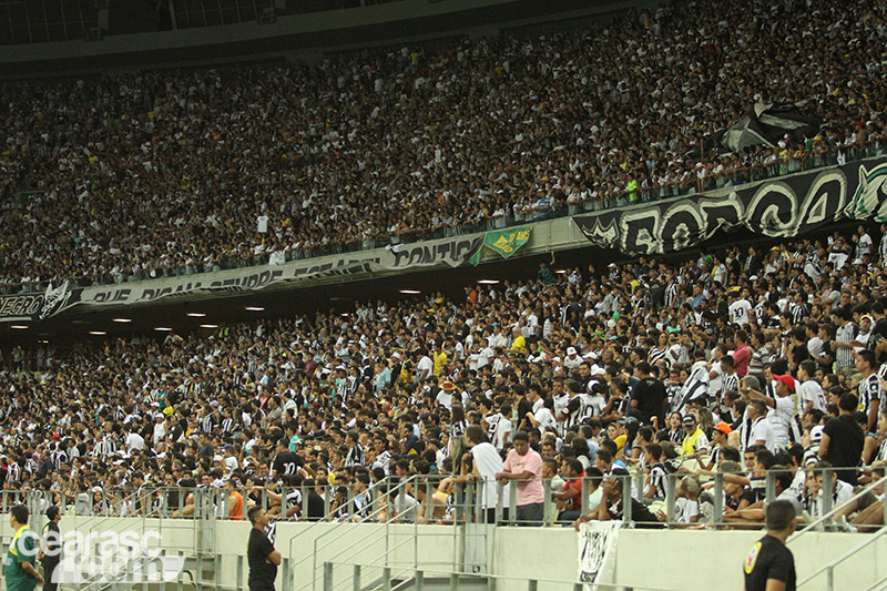 [13-08] Ceará 3 x 1  Internacional - TORCIDA - 37