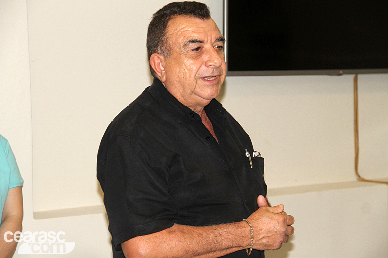 [06-01] Elenco do Ceará visita Centro Cultural2 - 12