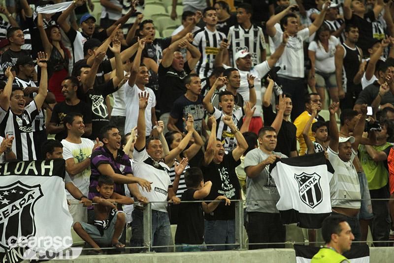 [13-08] Ceará 3 x 1  Internacional - TORCIDA - 39