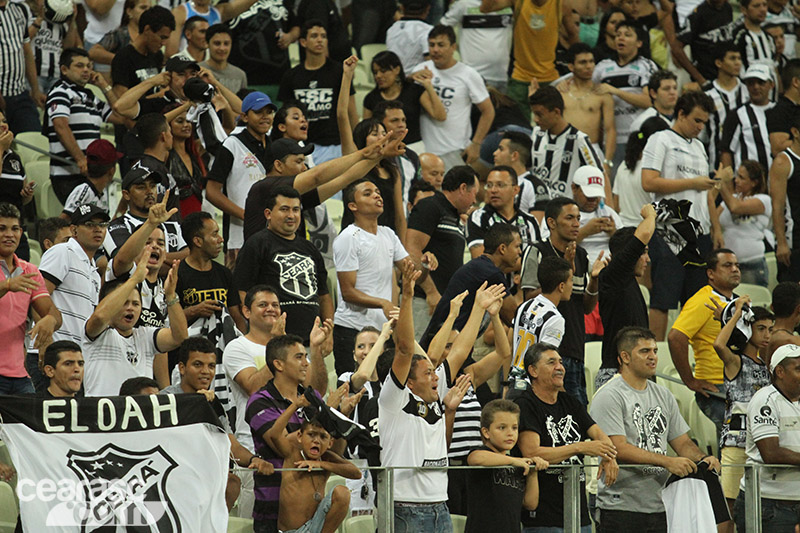 [13-08] Ceará 3 x 1  Internacional - TORCIDA - 40