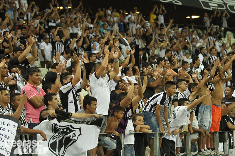 [13-08] Ceará 3 x 1  Internacional - TORCIDA - 48