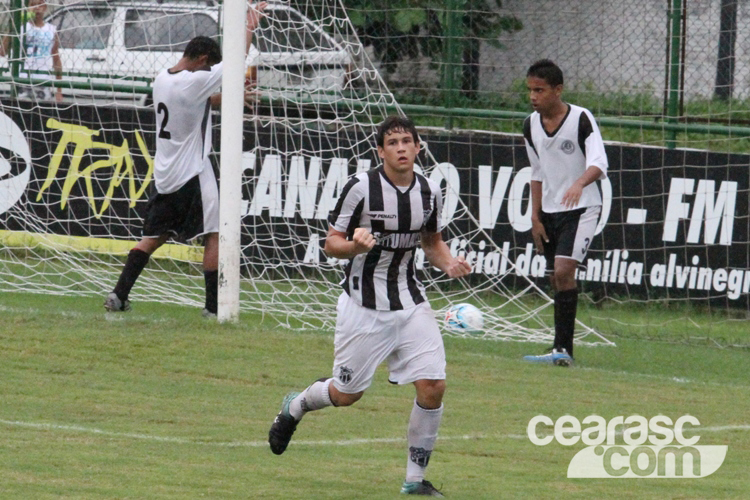 Atacante Epitácio - 15