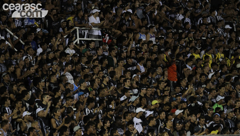 [11-04] Ceará 2 x 2 Paraná - TORCIDA - 16