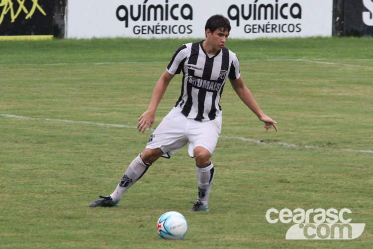 Atacante Epitácio - 18