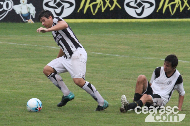 Atacante Epitácio - 19