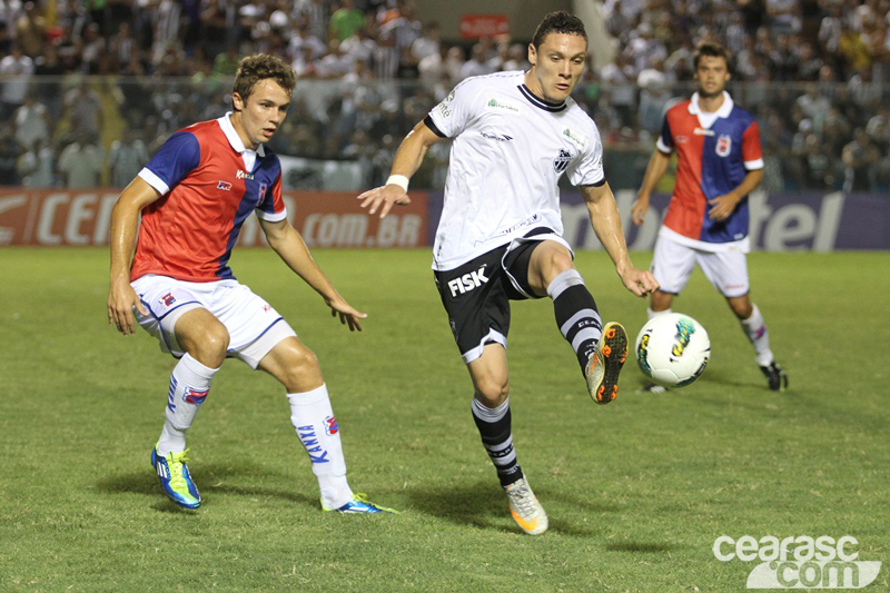 [11-04] Ceará x Paraná2 - 4