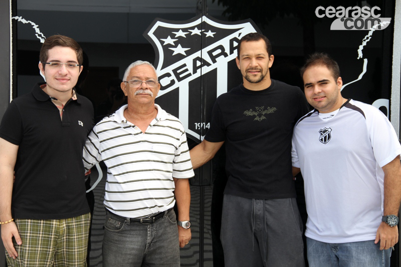 [20-07] Mesatenista Thiago Monteiro visita a sede do Vozão - 2