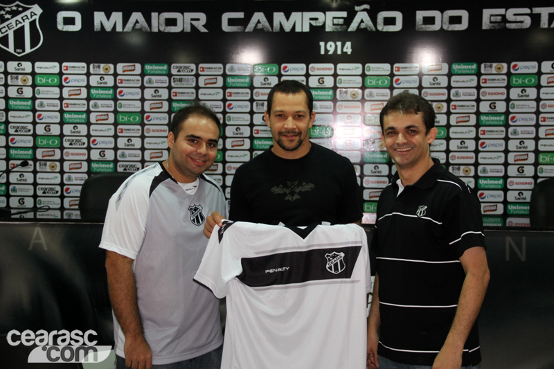 [20-07] Mesatenista Thiago Monteiro visita a sede do Vozão - 3