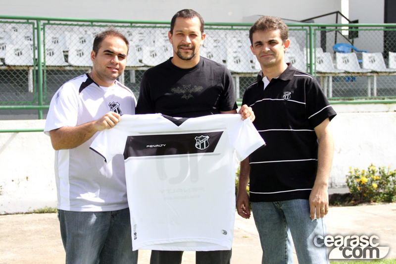 [20-07] Mesatenista Thiago Monteiro visita a sede do Vozão - 5