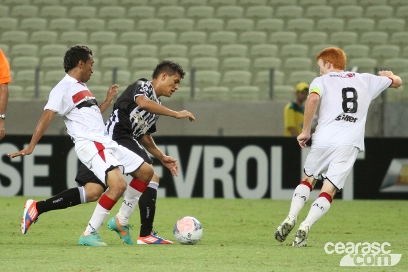 [07-04] Ferroviário 0 X 2 Ceará - 02 - 17