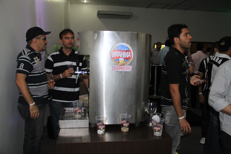 [30-01] Lançamento dos novos uniformes alvinegros com Nicole Bahls - 01 - 28