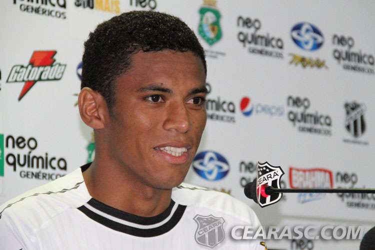 [13-06] Felipe Azevedo e Derley são apresentados - 2