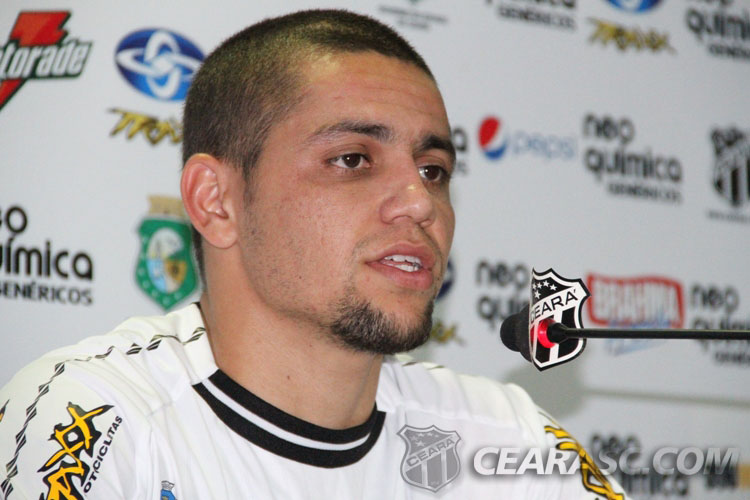 [13-06] Felipe Azevedo e Derley são apresentados - 6