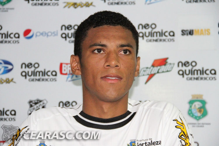 [13-06] Felipe Azevedo e Derley são apresentados - 7