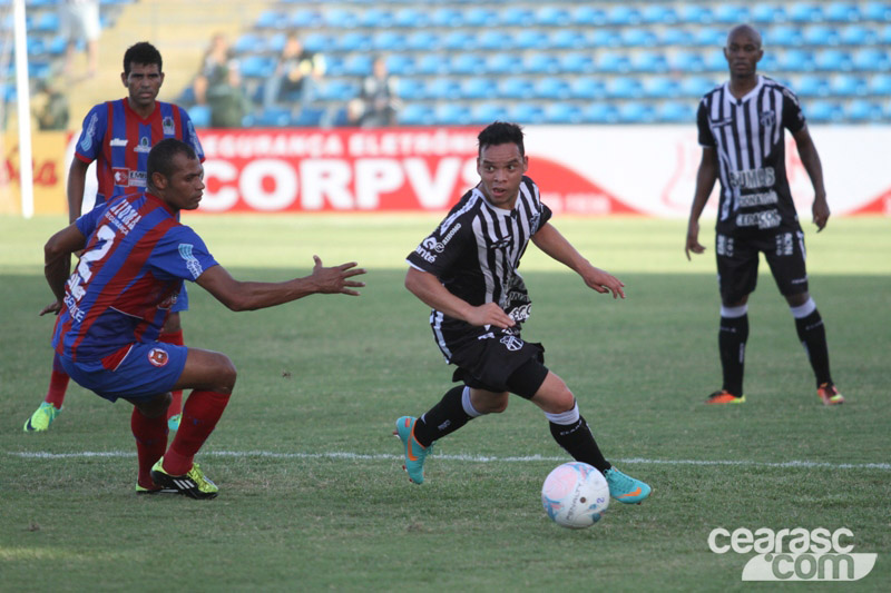 [10-03] Tiradentes x Ceará - 16