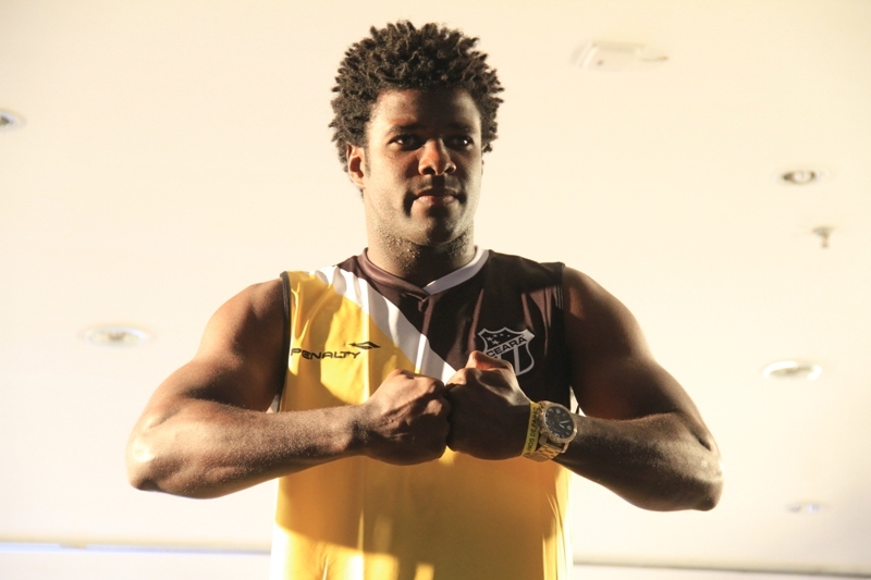 [30-01] Lançamento dos novos uniformes com Nicole Bahls - Desfile - 01 - 30