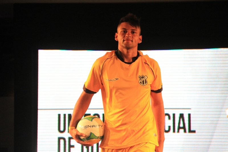 [30-01] Lançamento dos novos uniformes com Nicole Bahls - Desfile - 01 - 35