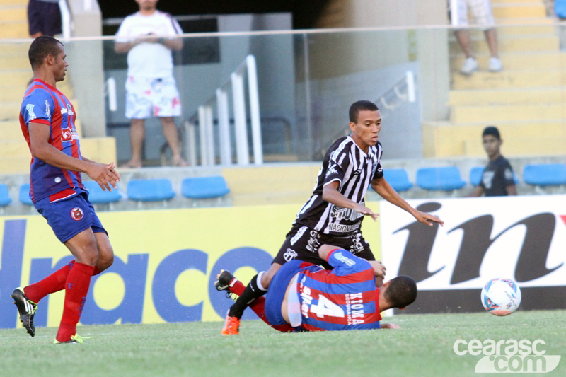 [10-03] Ceará 4 x 0 Tiradentes - 02 - 2