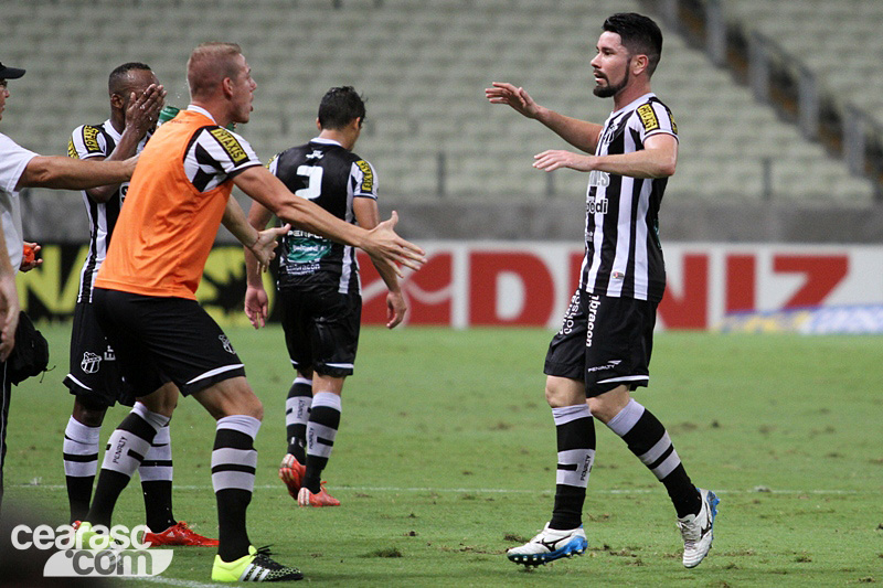 Momentos do meia Ricardinho no Vozão - 21