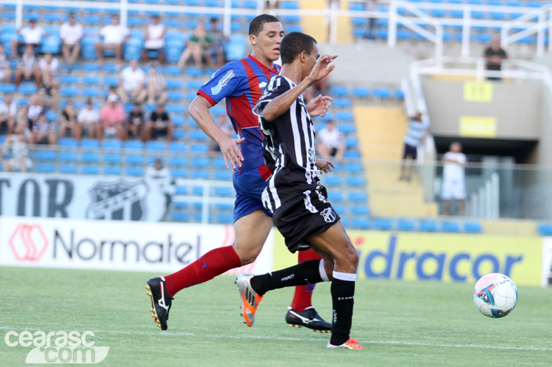 [10-03] Ceará 4 x 0 Tiradentes - 02 - 5