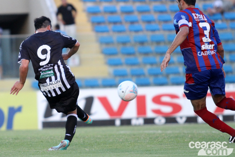 [10-03] Ceará 4 x 0 Tiradentes - 02 - 7