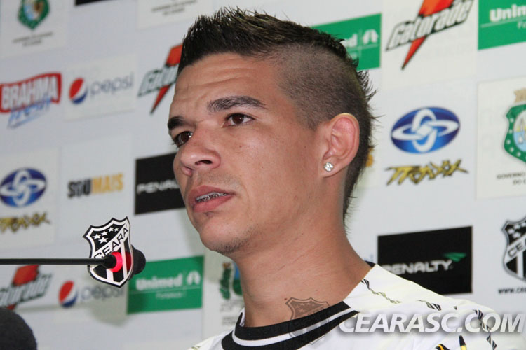 [15-06] Diguinho é apresentado - 4