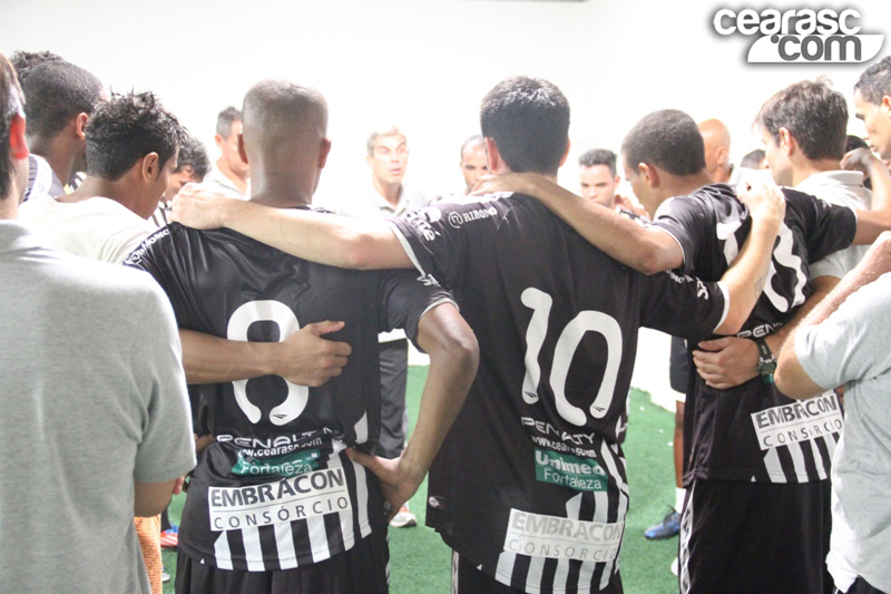 [10-03] Ceará 4 x 0 Tiradentes - 02 - 27