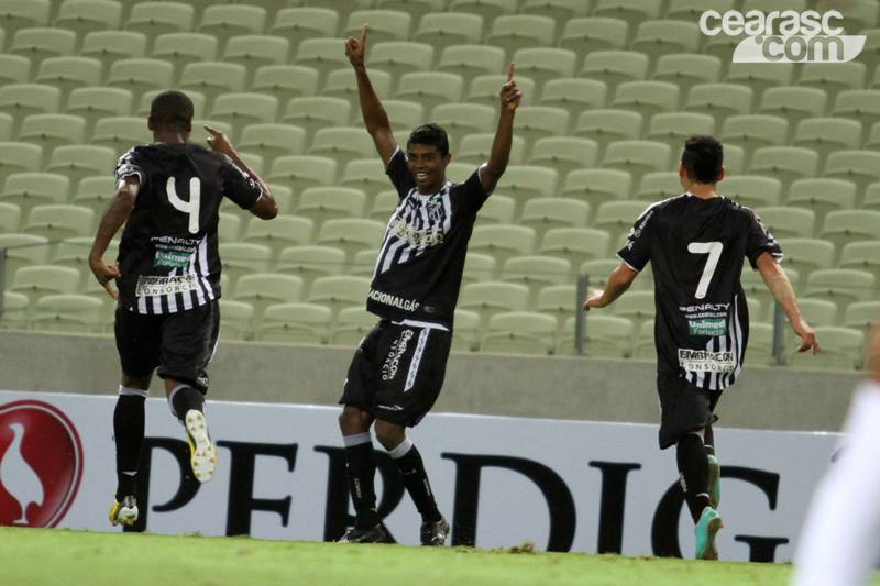 [10-04] Ceará 4 X 3 Ceilândia - 02 - 4