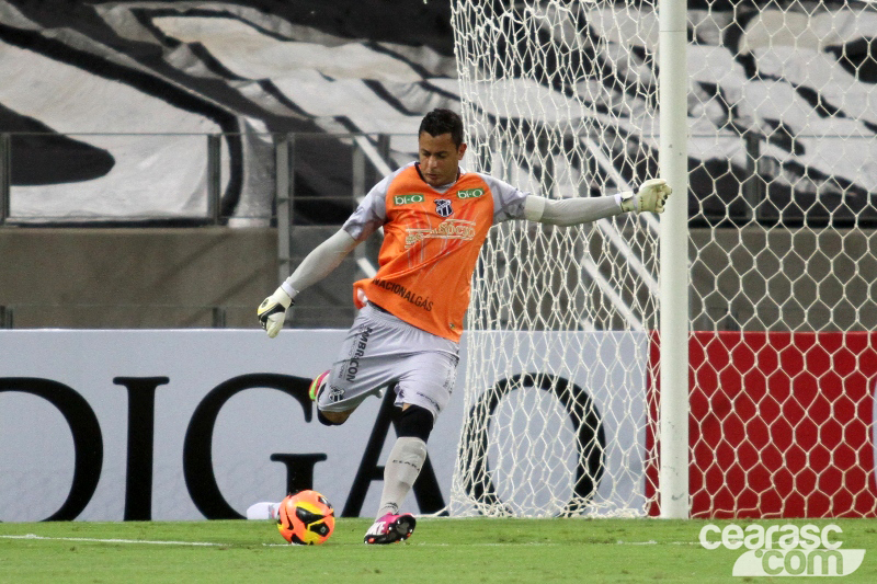 [10-04] Ceará 4 X 3 Ceilândia - 02 - 29