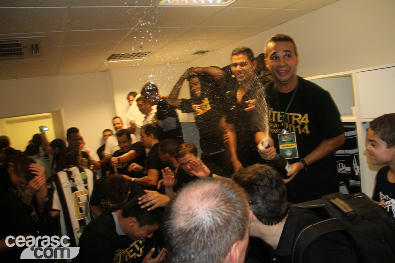 [23-04] Ceará 0 x 0 Fortaleza - Comemoração - Vestiário - 4