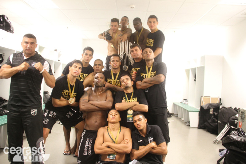 [23-04] Ceará 0 x 0 Fortaleza - Comemoração - Vestiário - 9