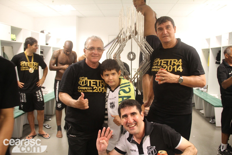 [23-04] Ceará 0 x 0 Fortaleza - Comemoração - Vestiário - 10