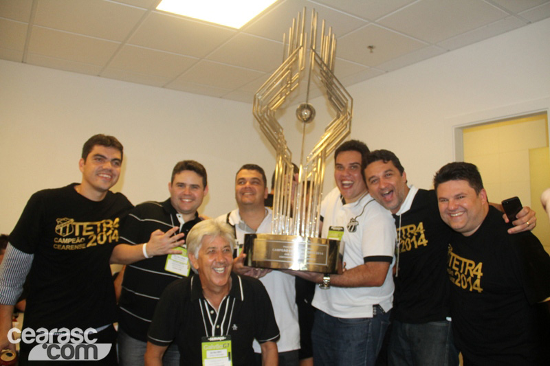 [23-04] Ceará 0 x 0 Fortaleza - Comemoração - Vestiário - 33